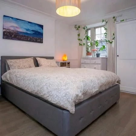 The Basement - 1bd Flat Montpelier 펜션