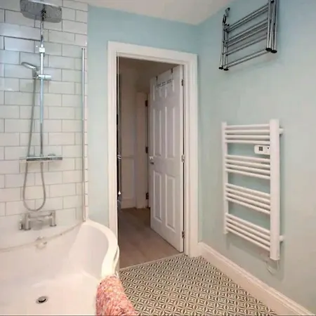 The Basement - 1bd Flat Montpelier 펜션